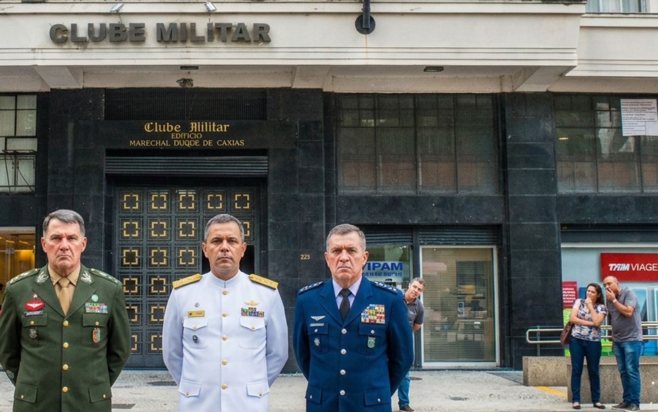 Generais dos clubes militares advertem sobre risco para a nação