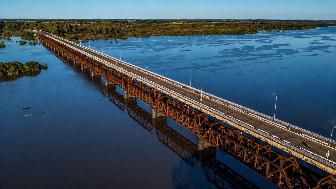 Apesar da crise entre Lula e Milei, Brasil e Argentina avançam em ferrovia estratégica na fronteira por onde passam 600 caminhões por dia