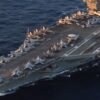 277 dias no mar e 10 mil decolagens: o porta-aviões nuclear USS Abraham Lincoln partiu no fim do ano passado, sustentou o bloqueio ao Irã sem folga em terra e agora ruma para San Diego com a tripulação no limite