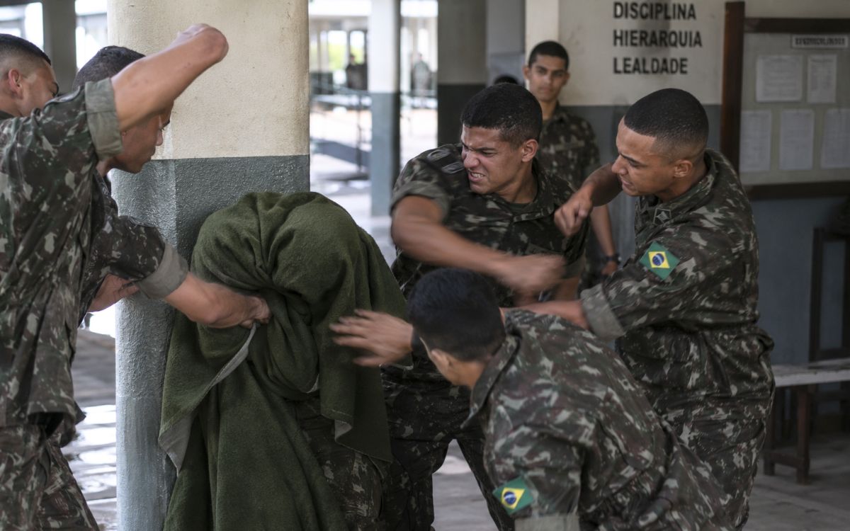 “Chá de manta” fez soldado perder o baço na Vila Militar, no Rio: sete militares foram condenados