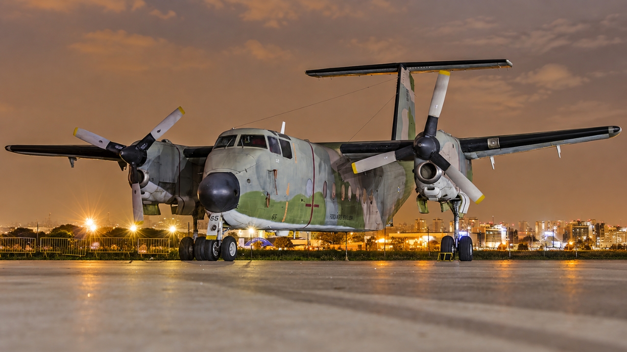 FAB comprou 24 Buffalo para operar onde aviões maiores não conseguiam pousar, tornou-se uma grande operadora do modelo, que recebeu a designação C-115 na Força Aérea, e, 39 anos depois, a falta de peças derrubou a disponibilidade da frota