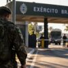 O que acontece com um militar que passa mais de seis meses afastado para cuidar de um familiar? Caso de subtenente revela regra que muda sua posição dentro do Exército mesmo sem deixar a carreira