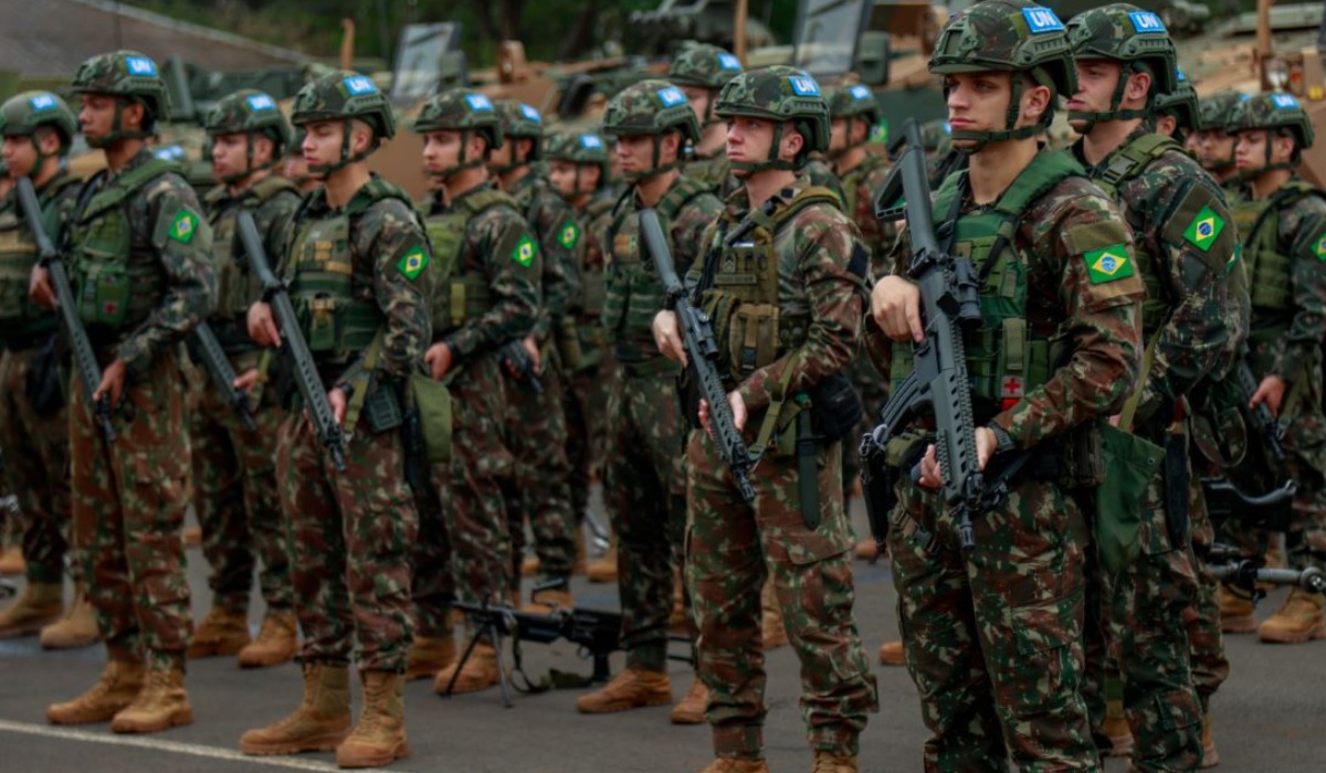 Forças Armadas reúnem 738 militares de 6 países de língua portuguesa para treinar contra drones e conflitos armados no Exercício Felino, enquanto Brasil mantém 71 militares em 9 missões de paz ao redor do mundo