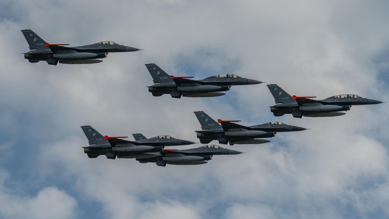 Argentina gastou US$ 301 milhões em 24 caças F-16 usados, mas denúncia de que o Reino Unido teria exigido radares “capados” para proteger as Malvinas levanta dúvidas sobre o verdadeiro poder de combate dos aviões