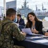 Marinha firma acordo para ajudar fuzileiros navais que deixam a carreira militar a conseguir emprego, após programa registrar 1.239 recolocações profissionais