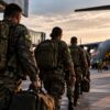 Militares brasileiros em missão no exterior recebem média de US$ 9.940,86, revela Defesa; cerca de 1.650 estão fora do país, com pagamentos que variam conforme posto e destino