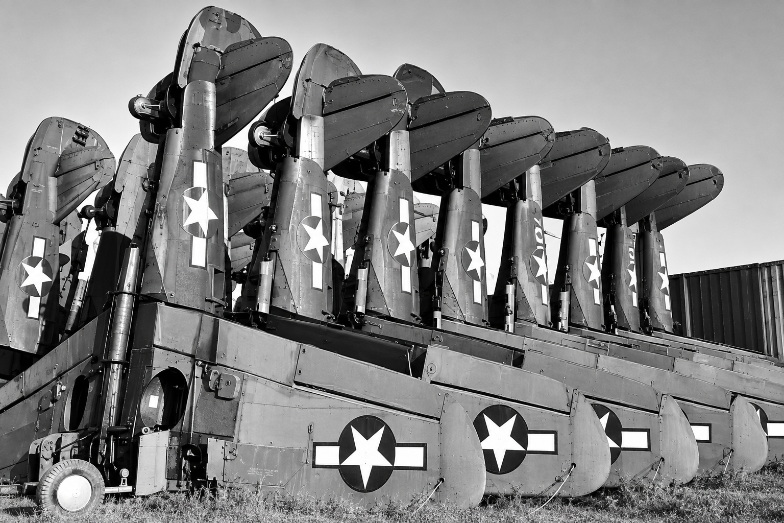Quando a Segunda Guerra terminou, os EUA tinham 150 mil aviões produzidos em escala e um grande problema com o custo de armazenamento; parte foi derretida em altos-fornos e outros voaram na aviação civil e até na FAB