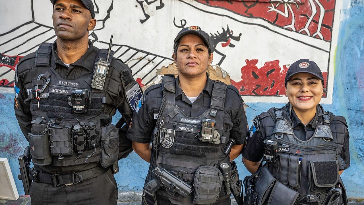 Brasil tem 129.402 sargentos e apenas 117.142 soldados nas Polícias Militares revelando inversão na hierarquia e questionando uso de promoções para reajustar salários