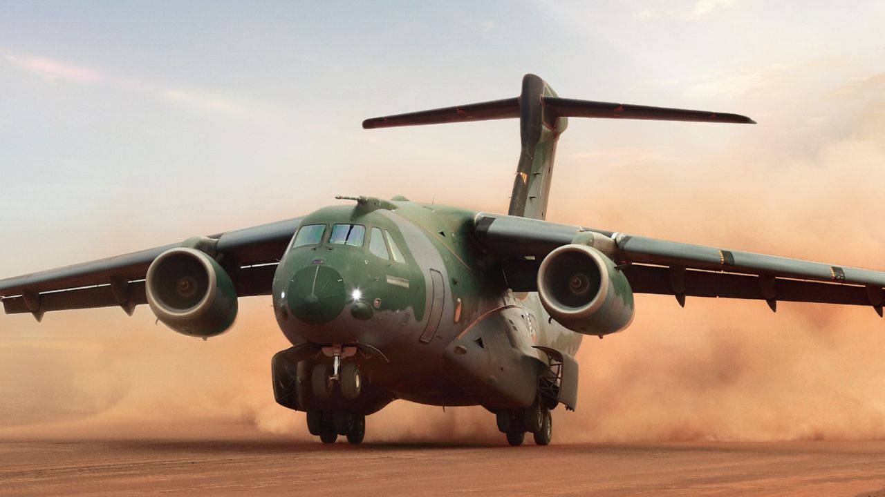 C-390 em alta demanda internacional: Embraer acelera produção para saltar de 6 para 10 cargueiros por ano