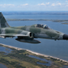 Um caça F-5 da FAB sumiu dos radares durante treinamento no Rio Grande do Sul e destroços só foram encontrados quarenta anos depois com ajuda de um pescador de tainha e um piloto civil