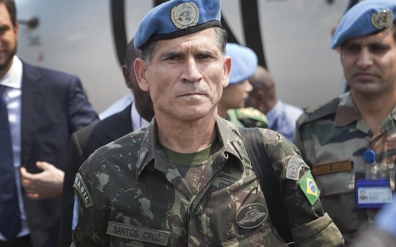 General 3 estrelas do Exército chama de “traição” e “ataque à soberania” buscar interferência dos EUA no Brasil, mas garante que país com 50% da economia da América do Sul nunca será colônia norte-americana