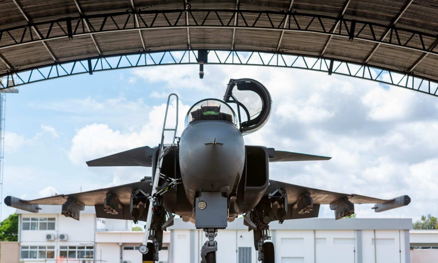 Onde estão os Gripen brasileiros? Caças F-39 ficam em alerta 24 horas por dia concentrados em esquadrão de defesa aérea que recebeu os primeiros supersônicos da FAB nos anos 1970