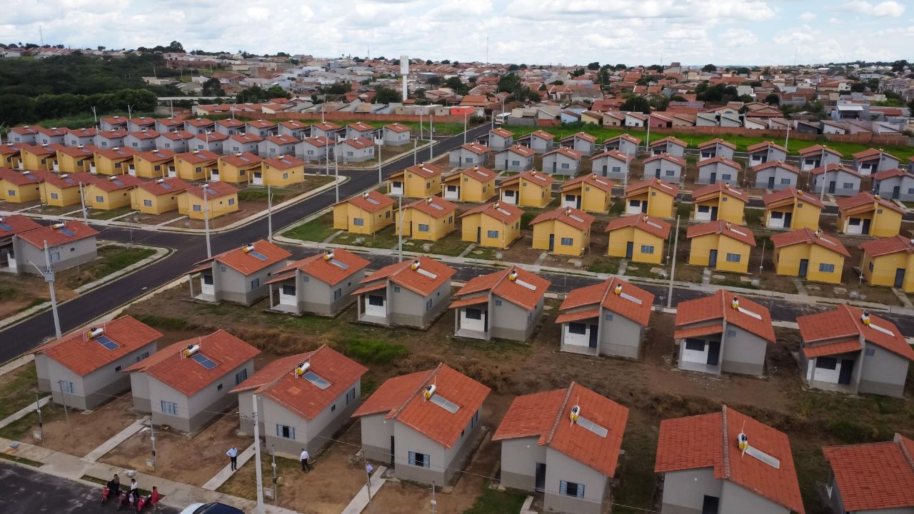 Minha Casa, Minha Vida pode abrir caminho para militares do Exército, Marinha e Aeronáutica conquistarem a casa própria com prioridade; projeto avança na Câmara