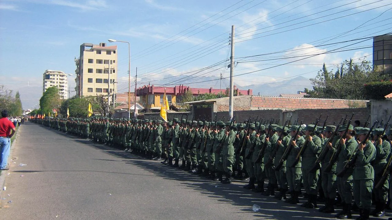 33 mil bolivianos pagaram para ter a caderneta militar sem servir, enquanto no Brasil a multa custa quase nada