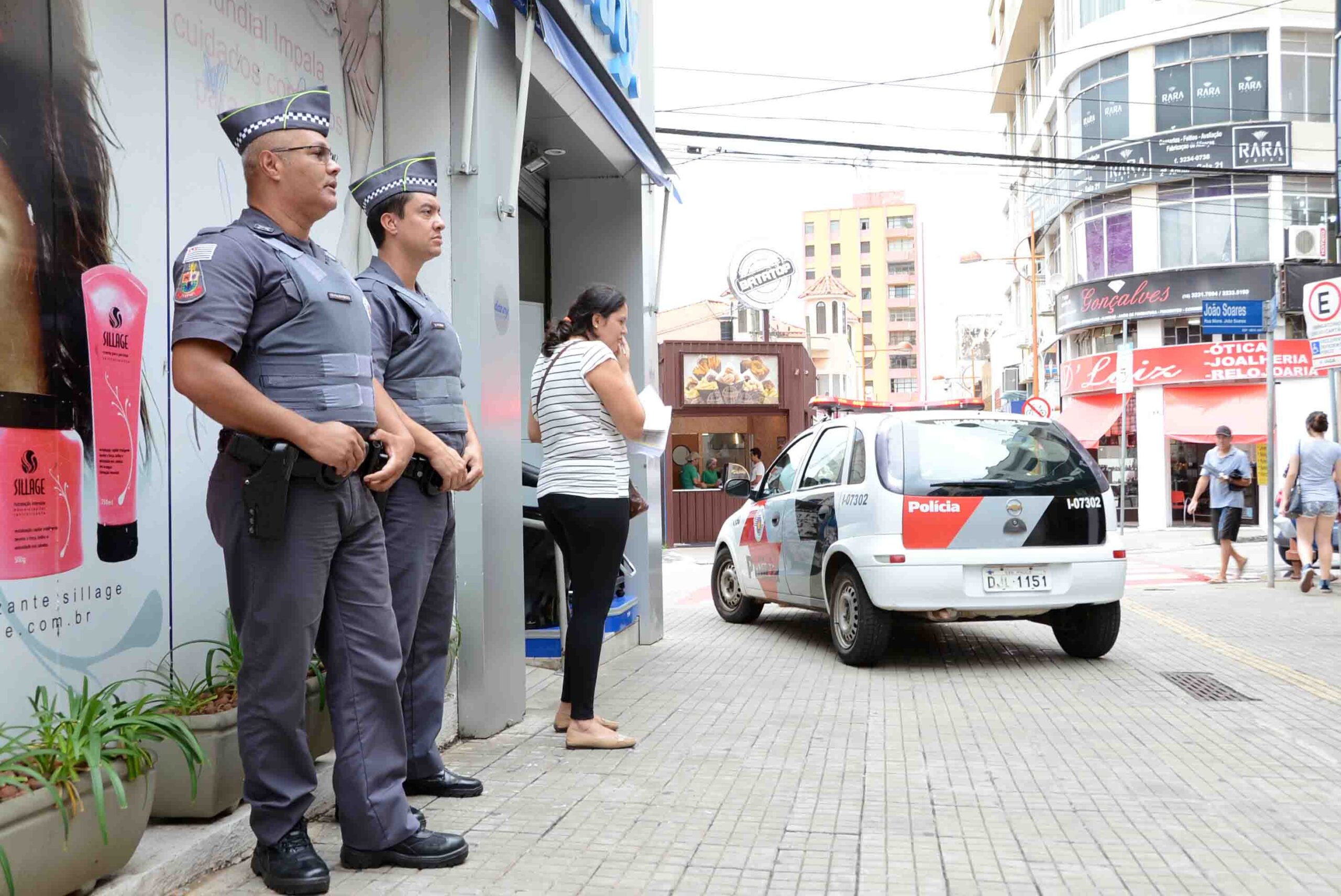 Policiais militares de Sorocaba poderão receber até R$ 76,84 por hora nas folgas após Câmara aprovar reajuste; para praças, novo teto da Atividade Delegada chega a R$ 67,23