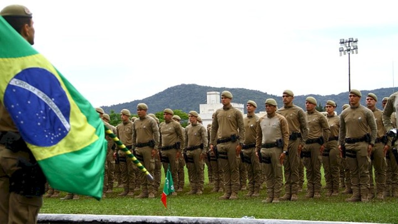 Com 500 vagas e remuneração bruta de R$ 8.505, PM de Santa Catarina lança novo concurso e coloca em disputa uma carreira militar que chama a atenção de candidatos de diferentes regiões do Brasil