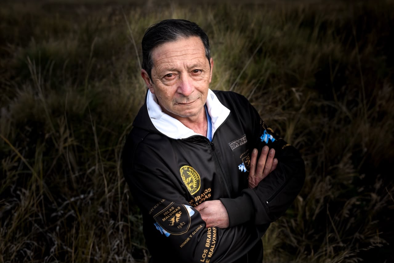 Veterano das Malvinas diz que 30 filhos de oficiais ficaram fora da guerra enquanto 150 recrutas seguiram às ilhas após duas semanas de instrução e apenas três disparos com fuzil FAL