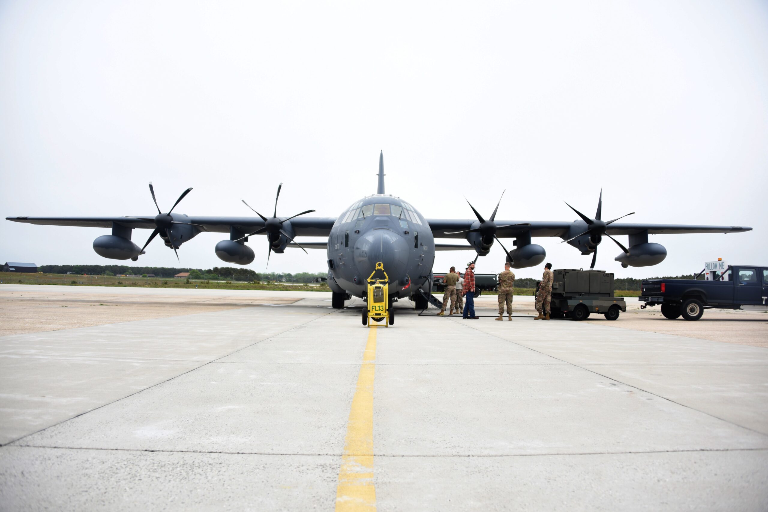 Avião militar dos EUA visto no Brasil virou centro de boato sobre intervenção política, mas FAB confirmou que aeronave participou de exercício militar e deixou o país em setembro
