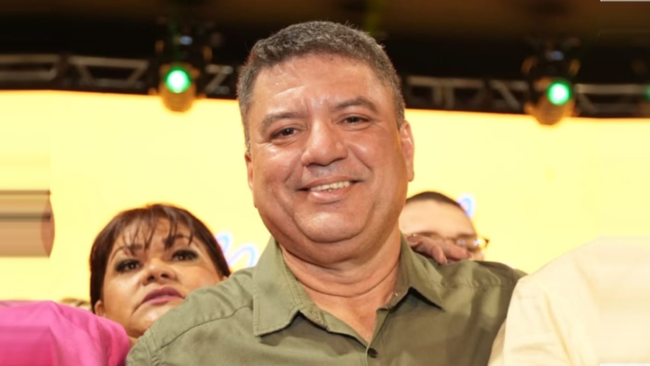 Coronel dos bombeiro de 50 anos que passou pela Defesa Civil e Cruz Vermelha, disputa o governo do Amazonas como vice de Maria do Carmo