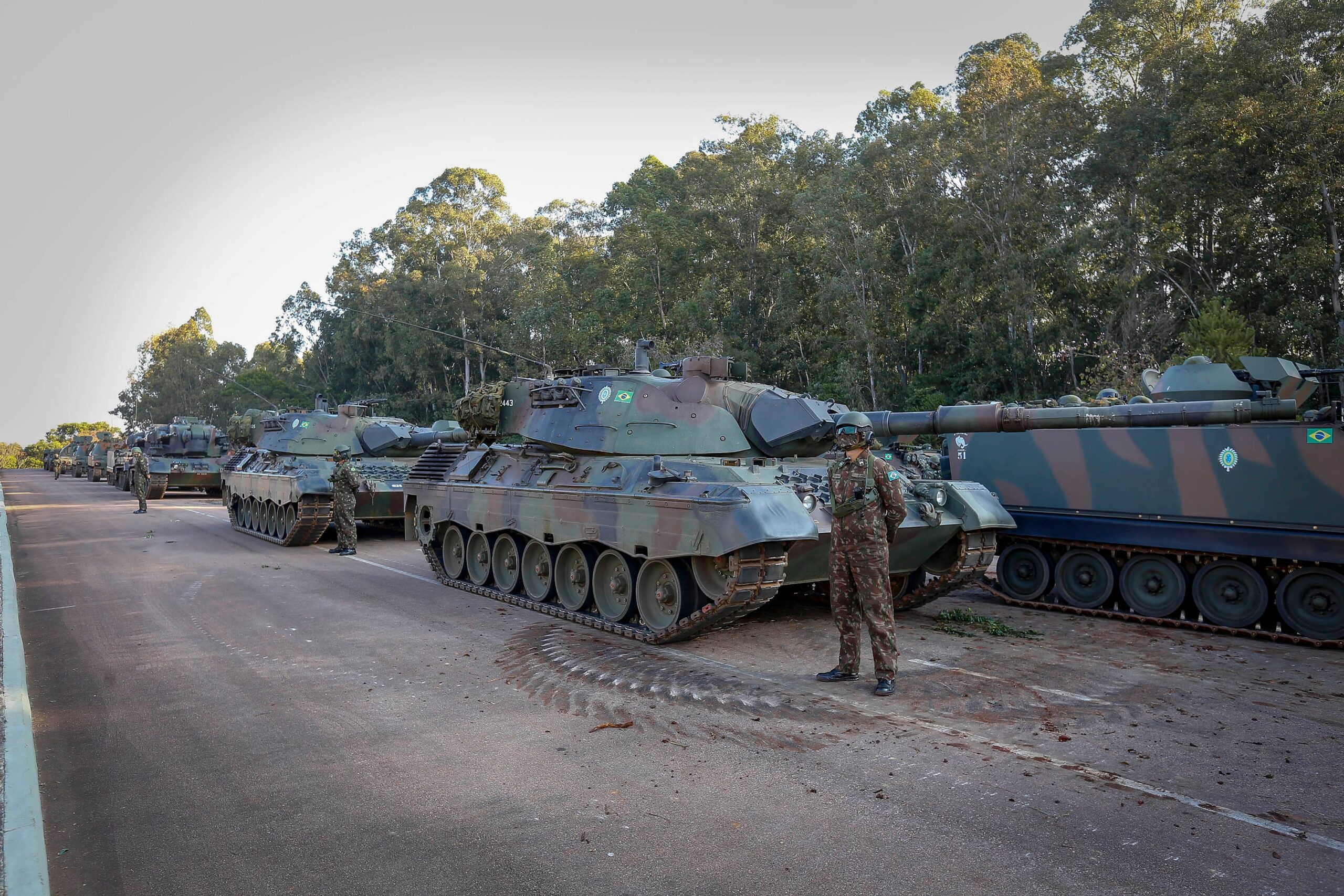 Exército reúne 365 militares na Operação Bormann em Santa Catarina e prepara comandantes para planejar ofensiva, coordenar brigadas, logística e apoio de fogo