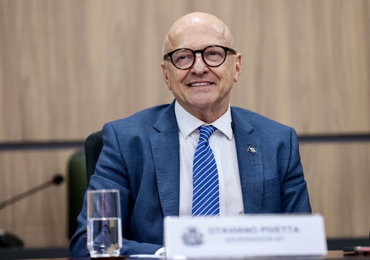 Governador de Mato Grosso cobra reforço do Exército nos 900 km de fronteira com a Bolívia, critica atuação federal e promete pressionar o próximo presidente após eleição