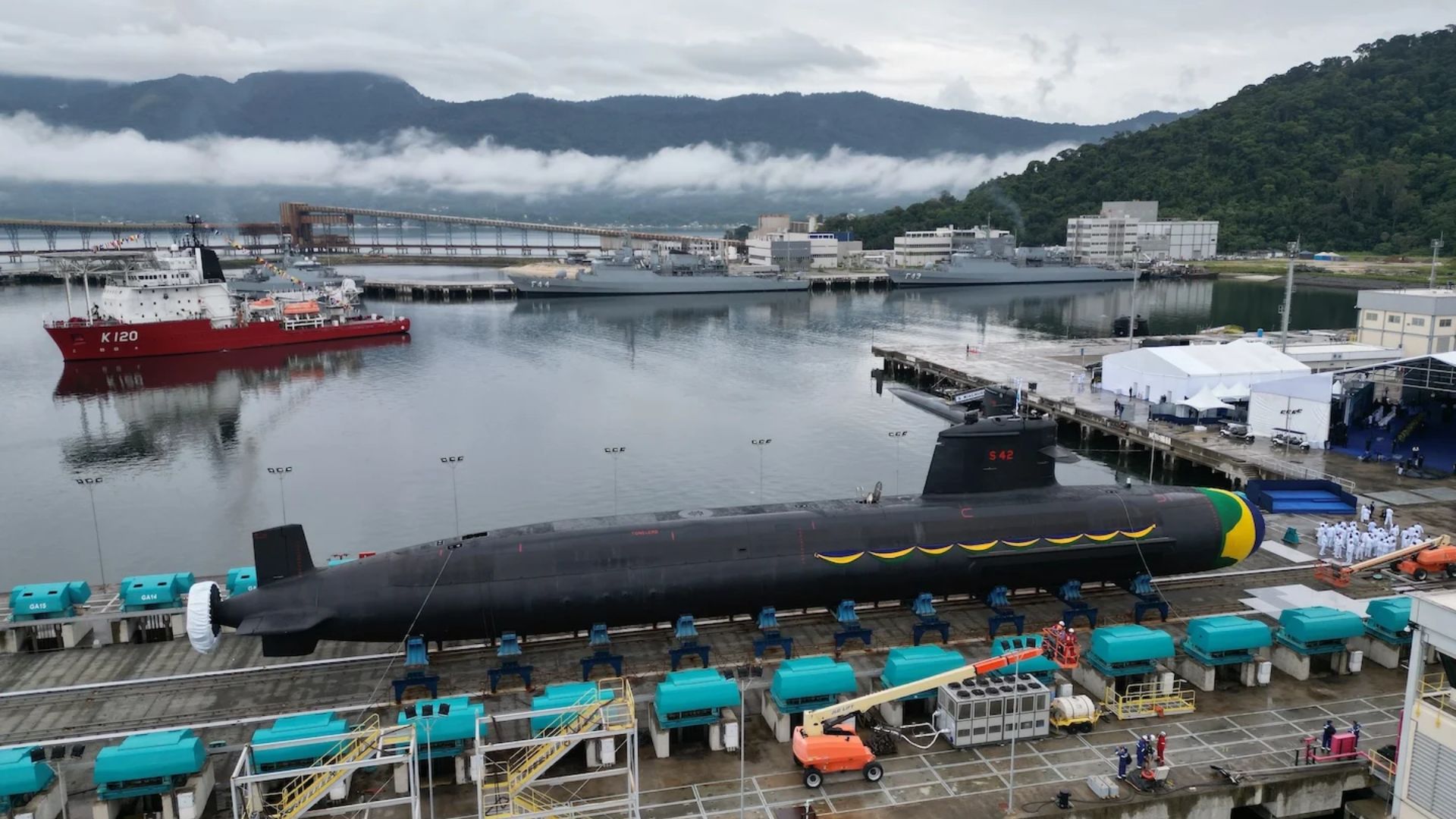 O governo reservou 388,7 milhões de reais para o submarino nuclear brasileiro em 2027, a Marinha respondeu pedindo 1 bilhão para não atrasar a obra, e a meta oficial é chegar ao fim de 2027 com apenas 29 por cento do navio construído